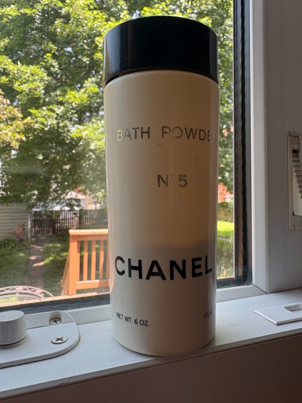 Collectible Chanel No. 5 bath powder plastic sprinkle container 1/4 full decor - Picture 3 of 6